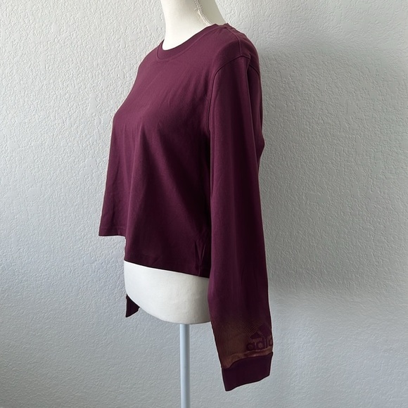 NWT Adidas Holiday Graphic 100% Cotton Cropped Long Sleeve Tee - Picture 4 of 9